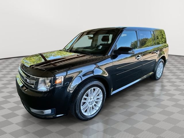 2015 Ford Flex SEL in Black — front three-quarter view